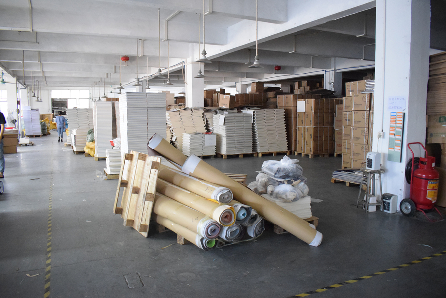 GUANGZHOU YM PACKAGE PRODUCTS CO.,LTD. Produktionslinie des Herstellers