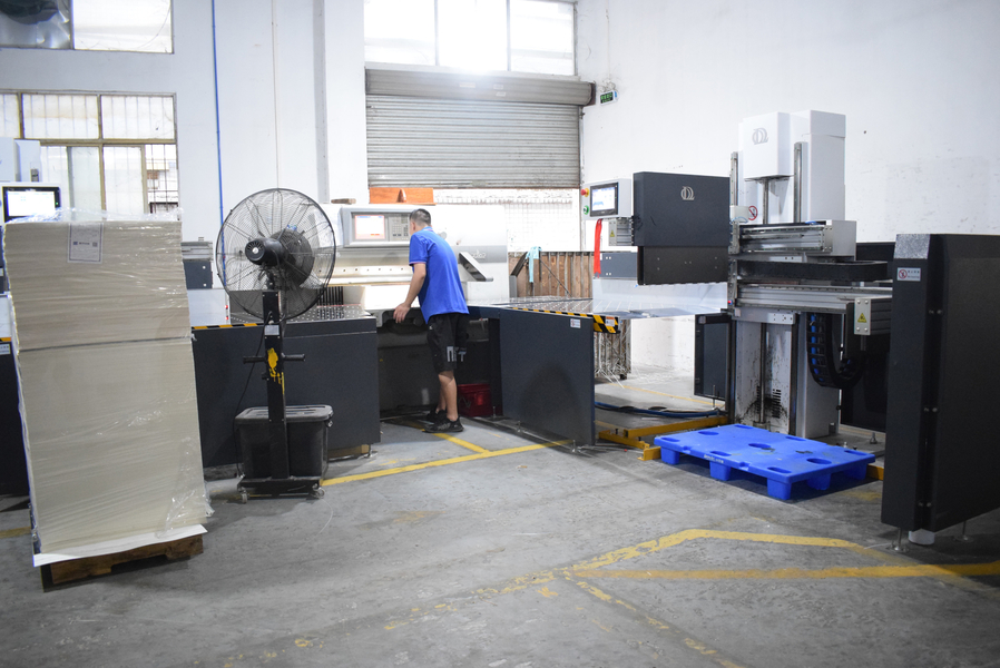 GUANGZHOU YM PACKAGE PRODUCTS CO.,LTD. Produktionslinie des Herstellers
