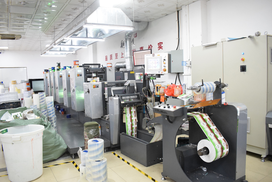 GUANGZHOU YM PACKAGE PRODUCTS CO.,LTD. Produktionslinie des Herstellers