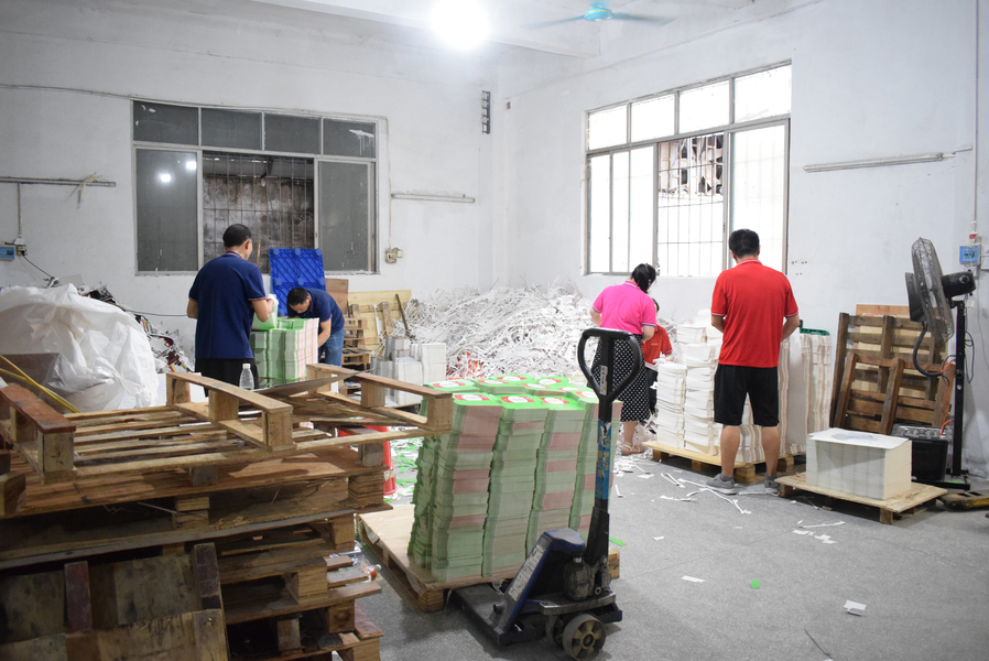 GUANGZHOU YM PACKAGE PRODUCTS CO.,LTD. Produktionslinie des Herstellers