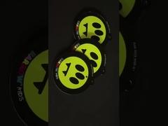 Schnittgeschneiderte Kleidungsstücke Hängetag-Etiketten spiegeln die Raffinesse Ihrer Marke wider High-End-Tag